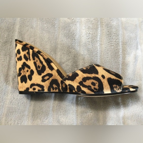 Lisa Vicky Adore Leopard Print Wedge Sandals Size 7M - Picture 9 of 11